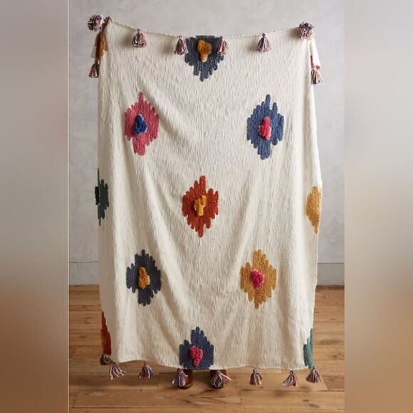 Anthropologie Other - Anthro Tufted Flowers Tasseled Throw Blanket
